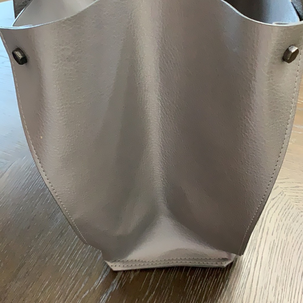 Neiman Marcus silver faux leather with handles tote bag - Picture 10 of 17